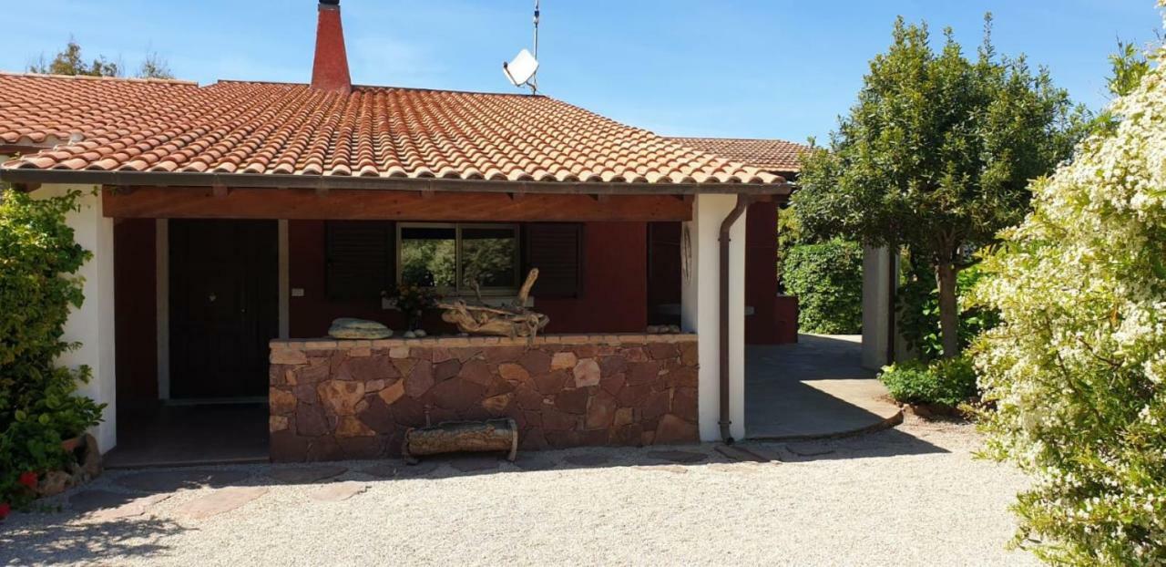 Вилла "Sa Domo De Sos Aranzos" Санта-Мария-ла-Пальма Экстерьер фото
